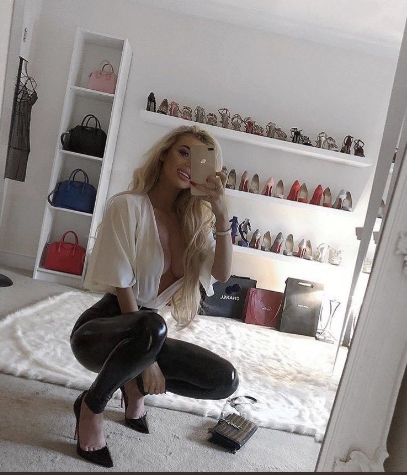 NatashaaFoxx's tweet photo. I love fucking with little bitch boys. 
Get down on your knees and beg NOW. You do as I say. https://t.co/qTRvHh6wfJ
