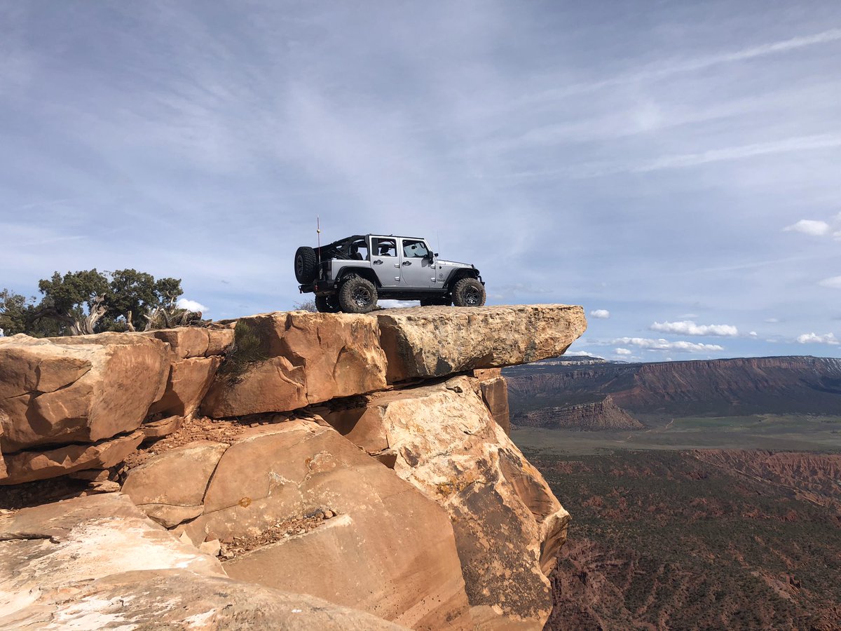ItsaJeepWorld's tweet photo. Happy Monday! Where in the world did the weekend go? 🌎 #jeepelite #ItsaJeepWorld #MondayMotivation #mondaythoughts #adventure #Jeep #jeeplife #Jeepfamily #jeepporn @H8Roads @Legendary1941 @rpx53 @HawaiianStyle25 @steelecreations @ChrisMacaluso @JKU_VENOM @JeepKrewe @cheech_tim🇺🇸 https://t.co/MmVVSN1Aps
