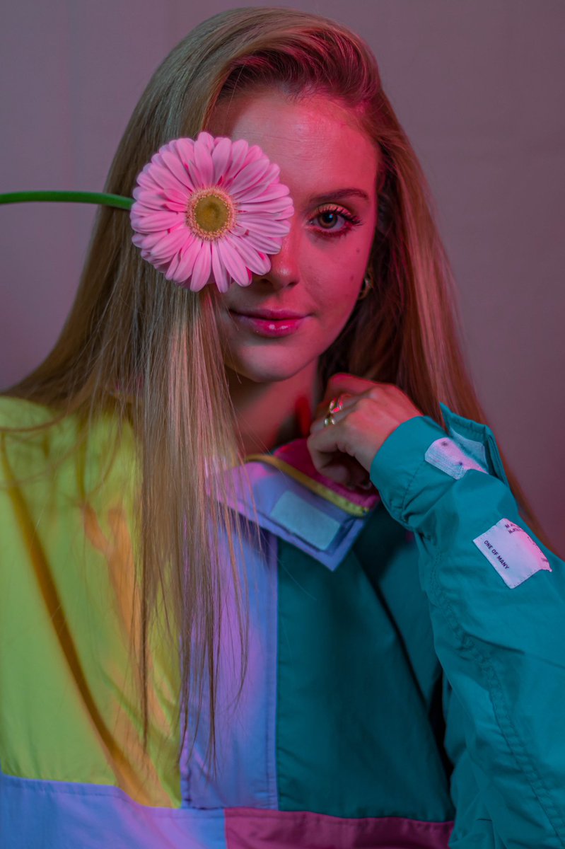 will_portraits's tweet photo. Transformed a friends garage into my new photo studio... I can’t complain🌸

Model: @amysnyder99 https://t.co/pZ4ZdrU9av