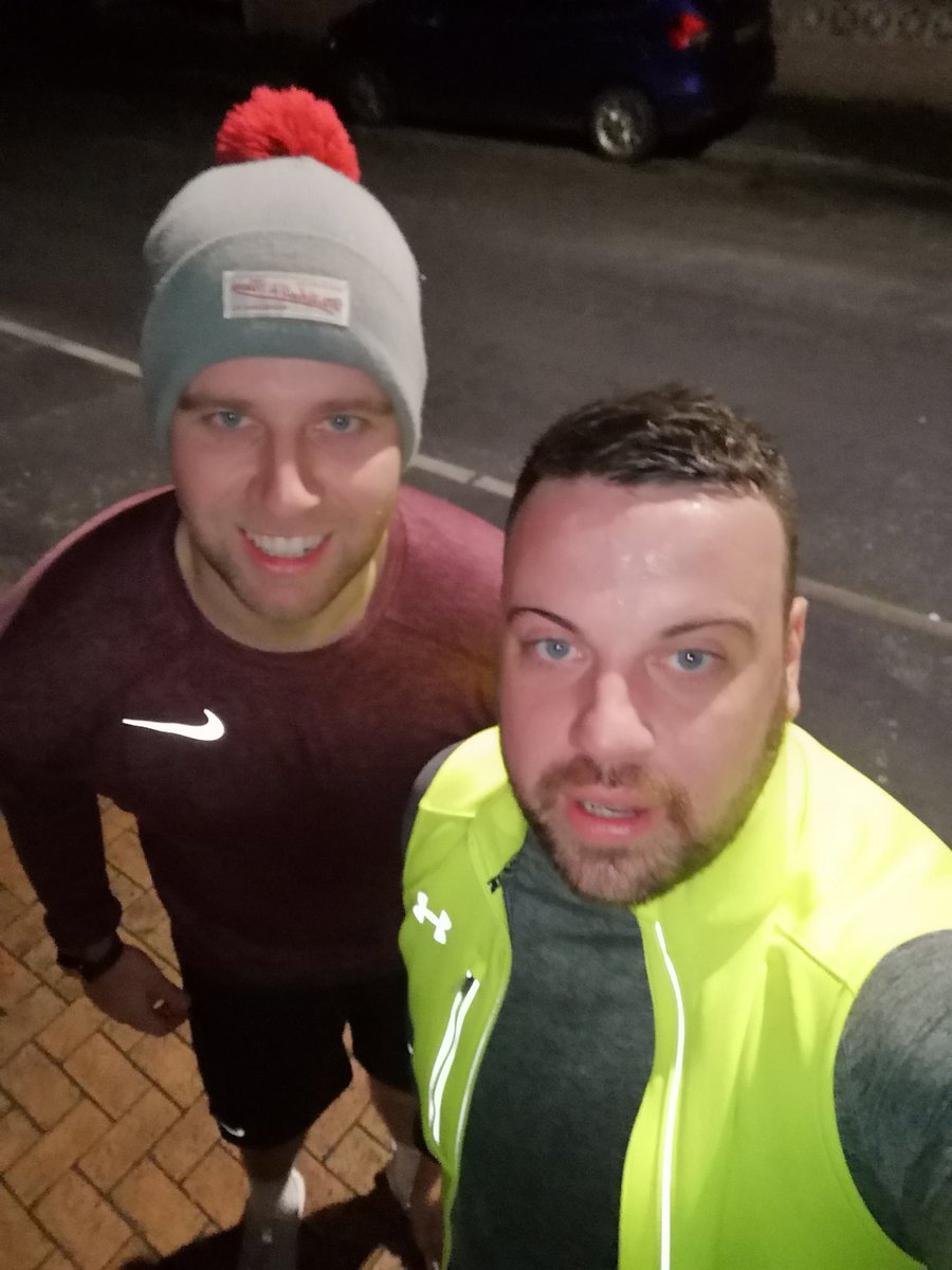 ElDino169's tweet photo. Day 6 : New record time and all down to some great pacing from @awmet thanks so much for driving over to support @macmillancancer. Some fabulous donations in the last 24hrs thank you. https://t.co/d3Hi4saqHq #5k365  #MondayMotivation https://t.co/uyHhVpX3y9