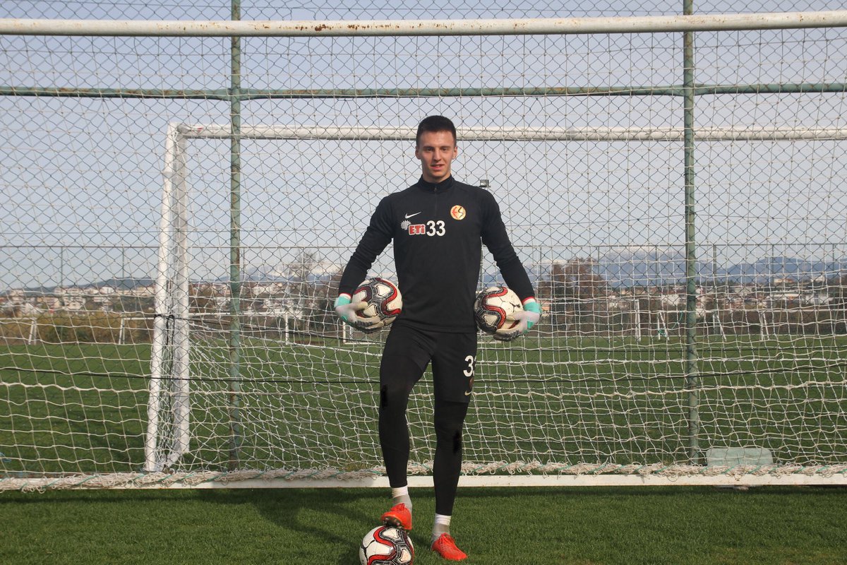 ebrar__yigit's tweet photo. 🥅⚽️ https://t.co/LTiuLnNdFz