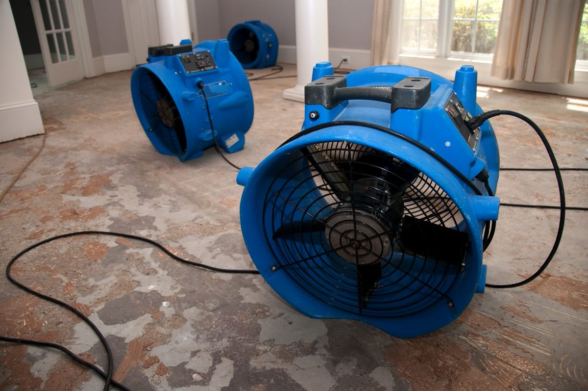 AbleBuildersInc's tweet photo. Your home floods; what do you do next? Take a look at some precautionary tips you can use &amp; call HYDRADRY at the first sign of water intrusion #ablebuildersinc #waterdamagerestoration

https://t.co/eDOFYIE6ZV https://t.co/Koa1cEvziR