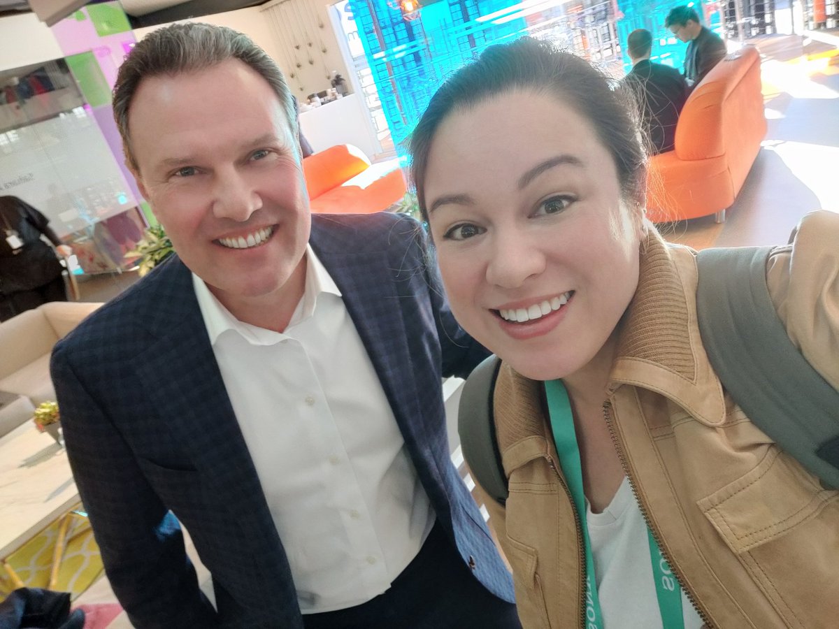 Nicole_Scooter's tweet photo. Round table with @here CEO! Working on a story about what really makes data valuable! HERE is big on democratizing data, they want to be the "NASDAQ of location data" #CES2020 https://t.co/GVXsCw90kP