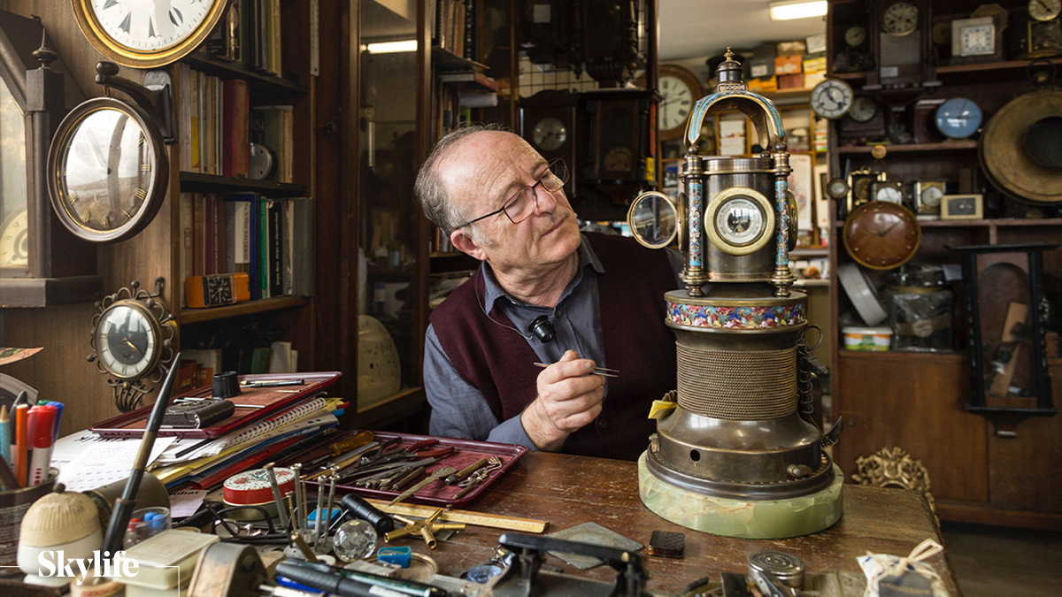 The clock masters of Istanbul, although they get extinct over “time”, continue to make mechanical clocks live.

The palace’s clock master Recep Gürgen who repaired a unique 19th Century shipyard clock, is one of those masters who still work with rigorous dedication.