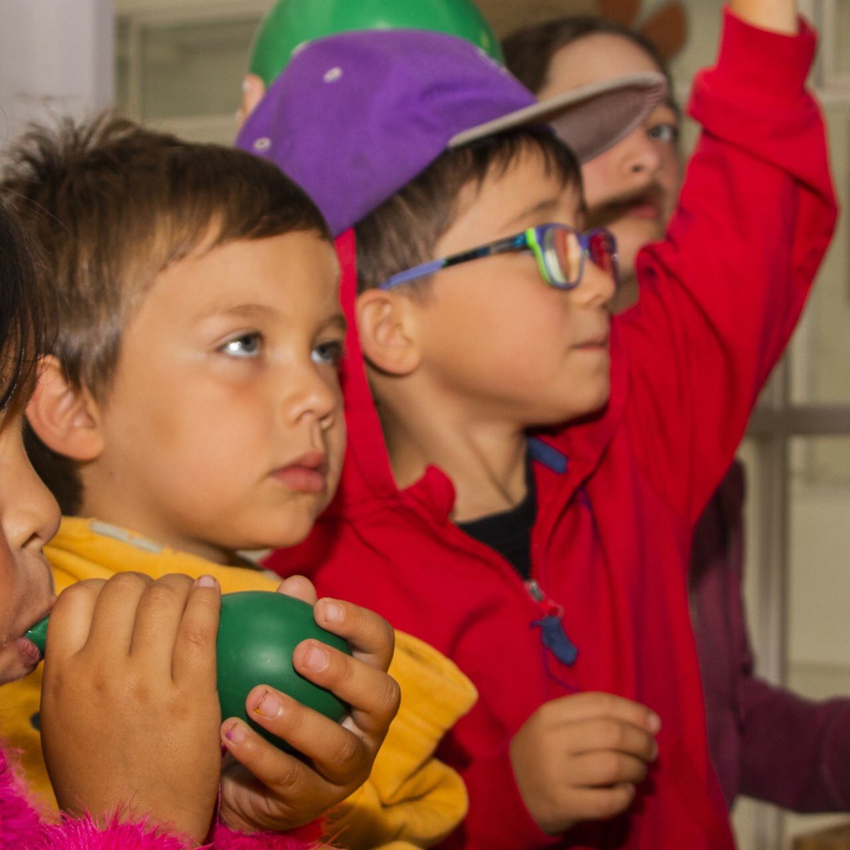 biobiosfera's tweet photo. Junto al @crhiam hoy comenzamos con la primera semana de la escuela de verano #Aguacero con entretenidas actividades para que niños y niñas se diviertan y aprendan a cuidar el agua de nuestro planeta ! 🌎💧 https://t.co/Rp8ylhap5f