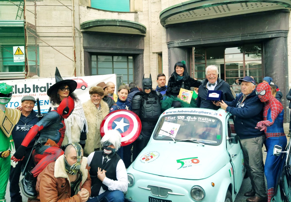 RCantamessa's tweet photo. Giornata da #befata all'@OspedaleGaslini #Genova insieme a #Fiat500ClubItalia #Fiat, alla #BandDegliOrsi #Onlus, allo Staff della #Zucca di #Rocchetta di #Cengio e a tante #befane da #Liguria e #Piemonte. Ecco il nuovo #challenge: #500librivenduti #batti500🙌 #500cuoriuniti💚 https://t.co/hSYfDC3kmu