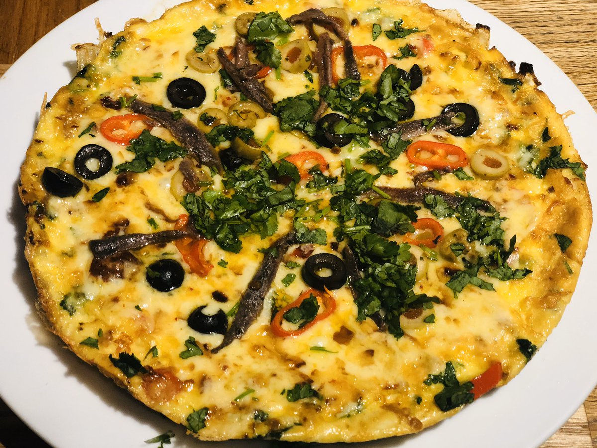 chillidadd's tweet photo. Chilli Omelette, Anchovy’s, Spring Onion, Fresh Chilli, Garlic & Papaya, Olives, Smoked Chilli Cheese, Mild Cheddar Cheese (50/50) and Fresh Coriander.
🌶🥚🧀🌶
#ChilliOmelette #GarlicAndPapaya #FreshChilli #SmokedChilliCheese #FreshCoriander #SpringOnion #Anchovys #OiliveOil https://t.co/ztEw19TXo7