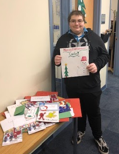 GeneseoCSD's tweet photo. GCS 10th grade student Bowen Walton spearheaded an effort by fellow middle and high school students to create holiday cards for a young boy awaiting a heart transplant at Boston Children’s Hospital who asked for nothing but cards this holiday season. Way to go Bowen! #GCSPride https://t.co/NHMdLJRedx