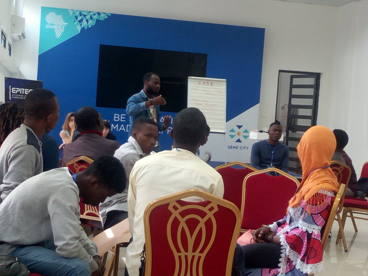 EmmanuelGanse's tweet image. J'ai passé cette jrnée à @SemeCity😍 avec des jeunes spécialisés en médecine, informatique, design,  communication digitale, etc. Nous participons à la #ProjectWeek2020 en travaillant sur l #EchOpen une sonde révolutionnaire pour l'orientation diagnostique, avec @EpitechBenin💪