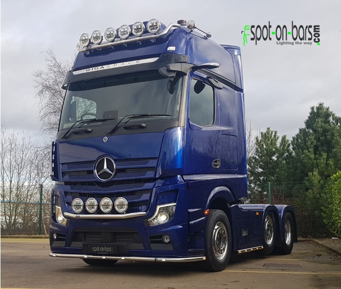 SPOTONBARS's tweet photo. Magnificent Mirrorless Mercedes https://t.co/UTVffBiDOS https://t.co/Wc8U2l6DBe