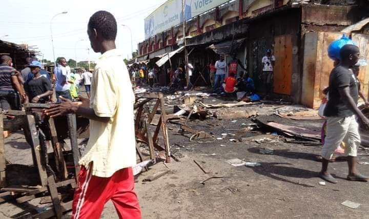 SekouSe88491202's tweet photo. Il faut éviter ce pays au piège des politiciens,nous sommes tout d'abord les fils et filles de ce pays avant d'appartenir à une partie politique,il n'ya pas d'étrange en guinée Au politique privilégié l'intérêt supérieur de la nation
#kibaro #tt224
Mon cœur pleure pour ma guinée https://t.co/pQVq8meekt