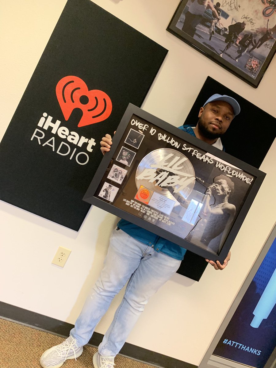IAMDJDAYDAY's tweet image. I got my 1st platinum plaque today! Shoutout to Lil Baby and QC