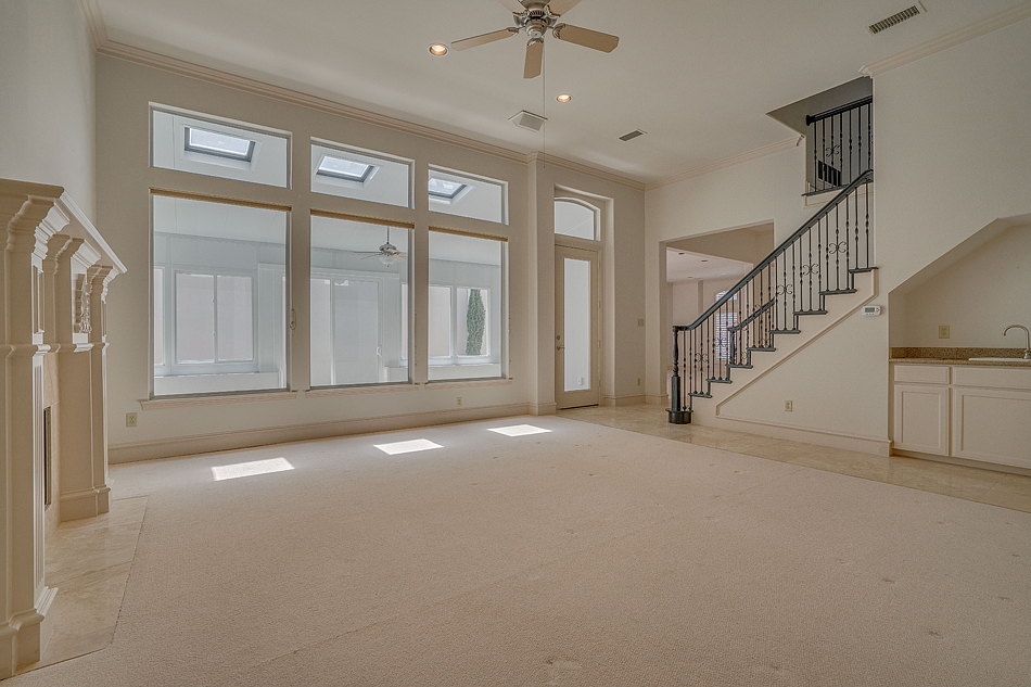TheOGormanGroup's tweet photo. 5633 Gleneagles Drive, Plano $599,900
Beautifully designed home on a zero lot in the sought-after, gated community of Greens of Gleneagles! Near Gleneagles golf course! β³οΈ https://t.co/rYn6uBDILR
#theogormangroup #dallasrealestate #dallasrealtor #realestatedallas #dfwrealestate https://t.co/T0GRvpyv8k