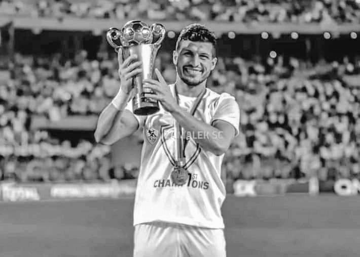 mo_elhariry10's tweet photo. واللي مش شايف انه احسن لاعب داخل القاره يبقا دا شخص ابن وسخه حمار عادي يعني🔥🔥😉🏹
#طارق_حامد_ملك_افريقيا https://t.co/U7qdUm2w5b