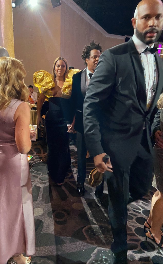 CORNYASSBITCH's tweet photo. B and Jay brought their own champagne to the event and everyone wanted some https://t.co/HJeH2lNP2l