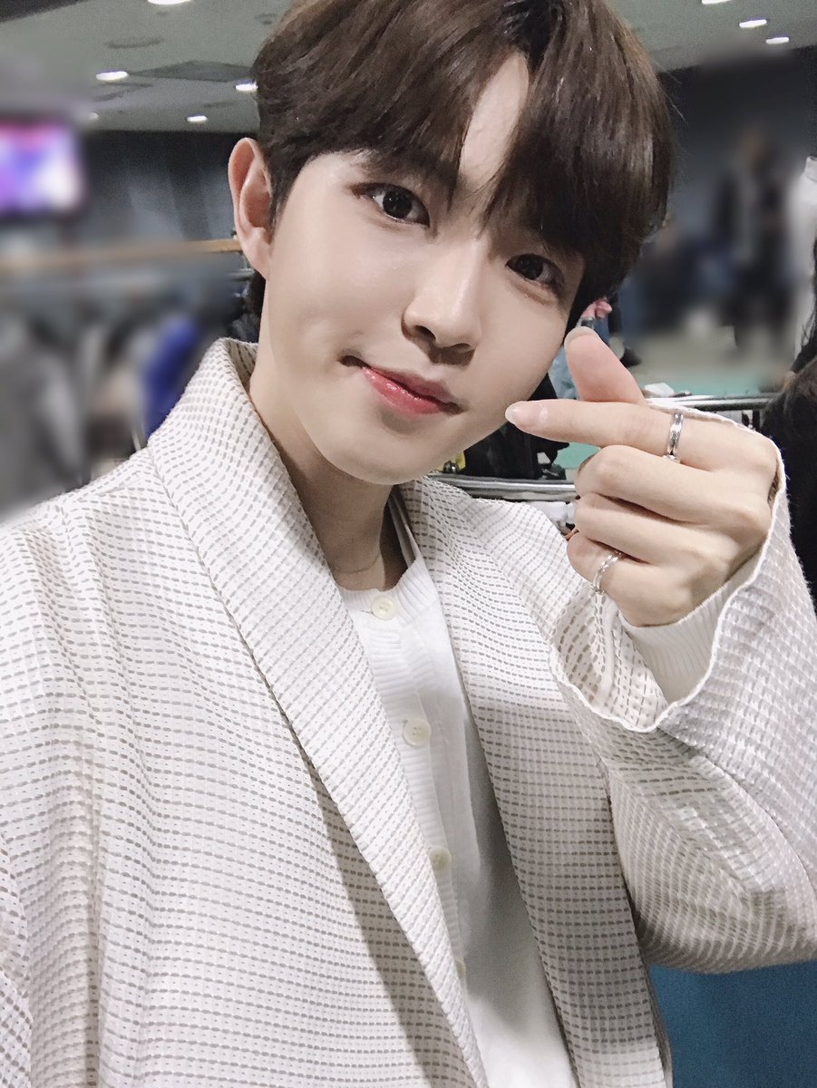 ✧* ･ﾟ♡day 6 〈jan 6th〉hey bub you didn’t post anything today and I miss you like crazy but I love you soososososo much i hope you had an amazing day and that you’re not over working yourself love youuuuhh