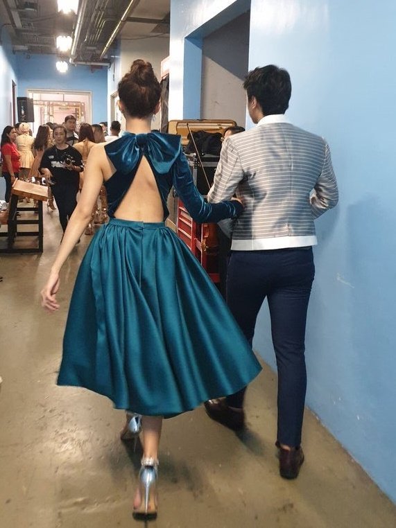 Hk2Jho's tweet photo. Kakayanin Kaya by Maymay Entrara
@mor1019
#MORhot10
@maymayentrata07
@Barber_Edward_
#PUSHAwardsMayWards
#AllForMayWard
#MaymayEntrata
#EdwardBarber
#MayWard
My love for them will never fade! https://t.co/VL9ab7UrBF