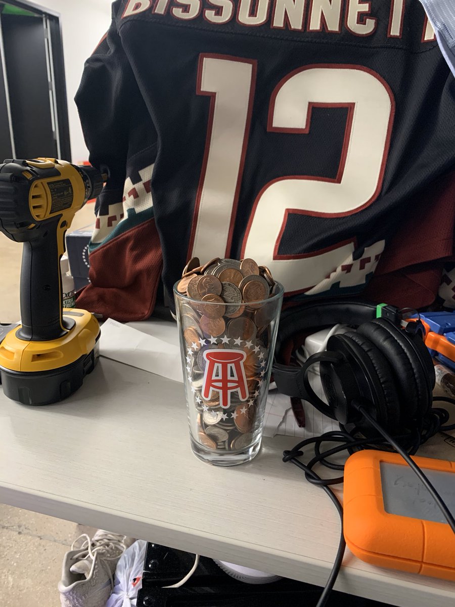 arizona coyotes jersey change