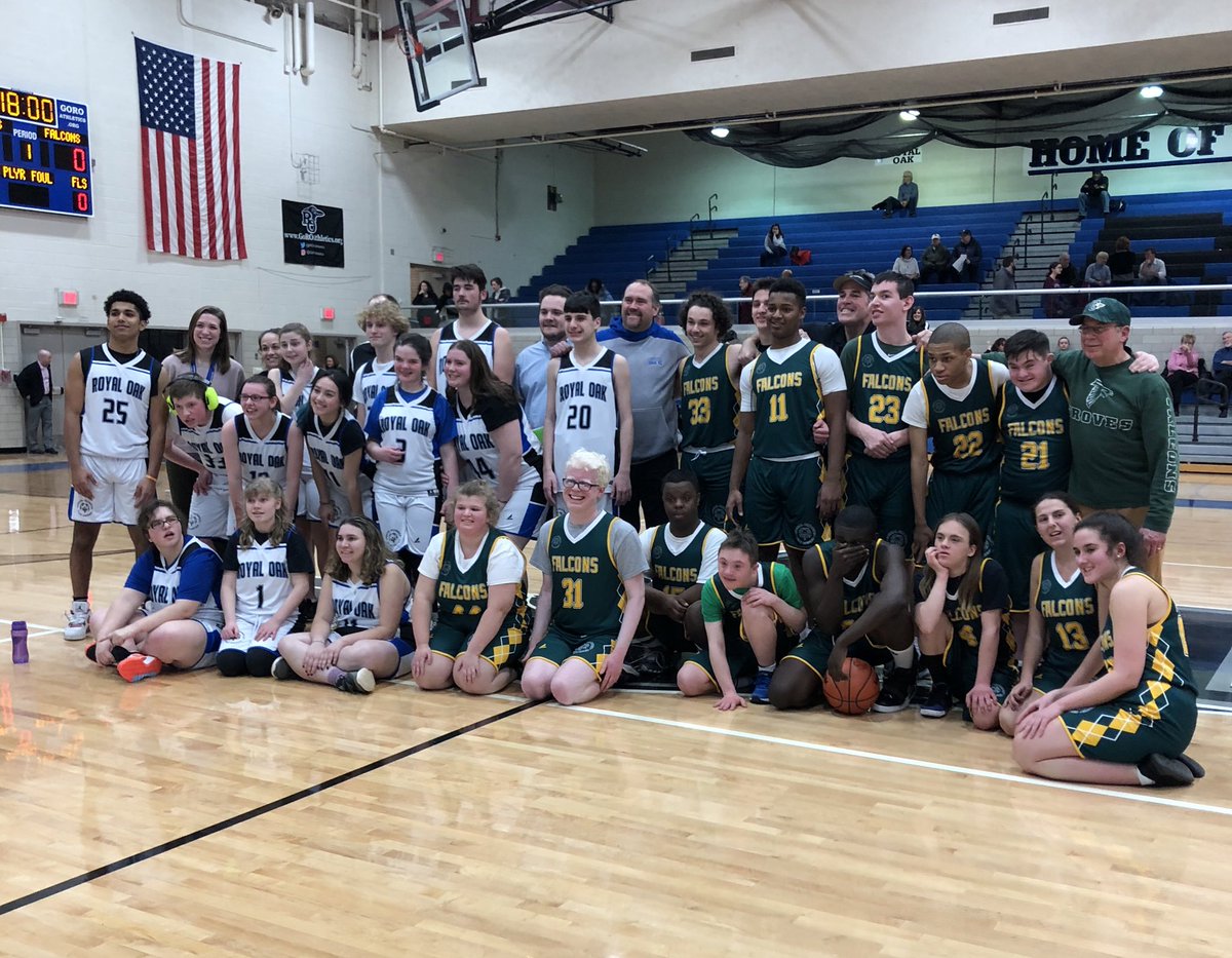 Molly Gezon tweet media