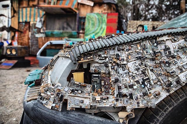 Today, January 6th marks the Birthday of our founder, Charles Russell, who passed into the next existence in 2011. 
Artwork: Mutagen by Charles Russell
Photo by <a href="/i_amthemoon/">Đoàn Nhi</a> ift.tt/2urMvSR