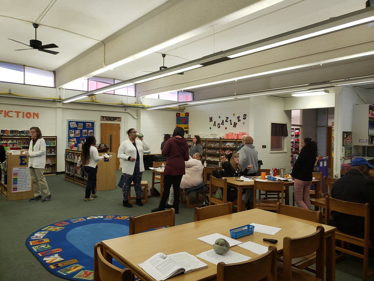 JimPeacemaker's tweet photo. #povertychat Great day in Wilson, NC. Staff was fully engaged in conversations about Emotional Poverty. Dedicated professionals wanting to help their students succeed. https://t.co/Sn5vnl1r8J