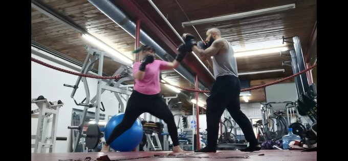 Muay Thai Monday #strong https://t.co/AsK8f1XMbz<a href="/tag/strong"class="tags">#strong</a>