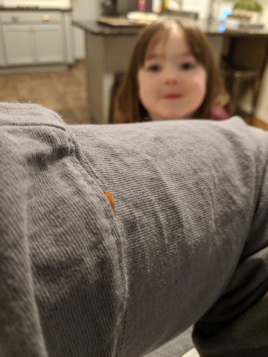 CrowderSoup's tweet photo. #Rubyjune is such a messy eater that she managed to get ketchup on ME. #Dadlife #Dinner
https://t.co/CiUEu8hzQu https://t.co/lZdmtEtK1Y