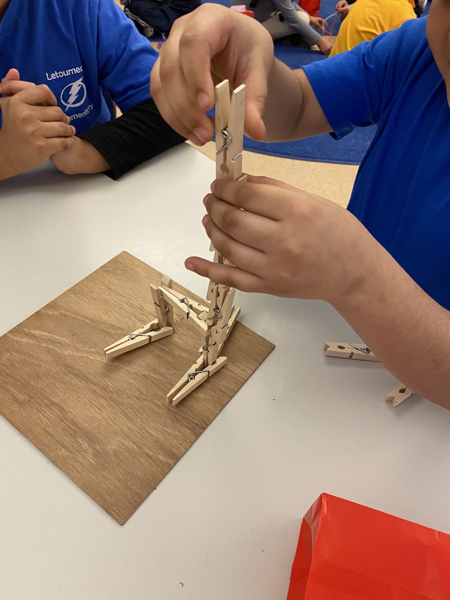 NickSiudela's tweet photo. #STEM enrichment with the 2nd grade @frps_Letourneau. They did an amazing job using #problemsolving skills to create the tallest structure. They even #persevered when given a limitation, like placing an arm behind their back. This required some serious #teamworkmakesthedreamwork. https://t.co/wThVY8MSwT