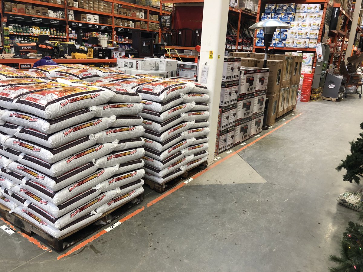 MikeBennett1213's tweet photo. Going BIG on the Regional Focus of Portable Heat! Every heater we have has been pulled out of the overhead and ready to be shopped!  #PacNorthProud #TIPC #stackithighwatchitfly @kevinbenson0730 @HDMartyUT @AuneMark @steveknott020 https://t.co/diDOiPjwUD