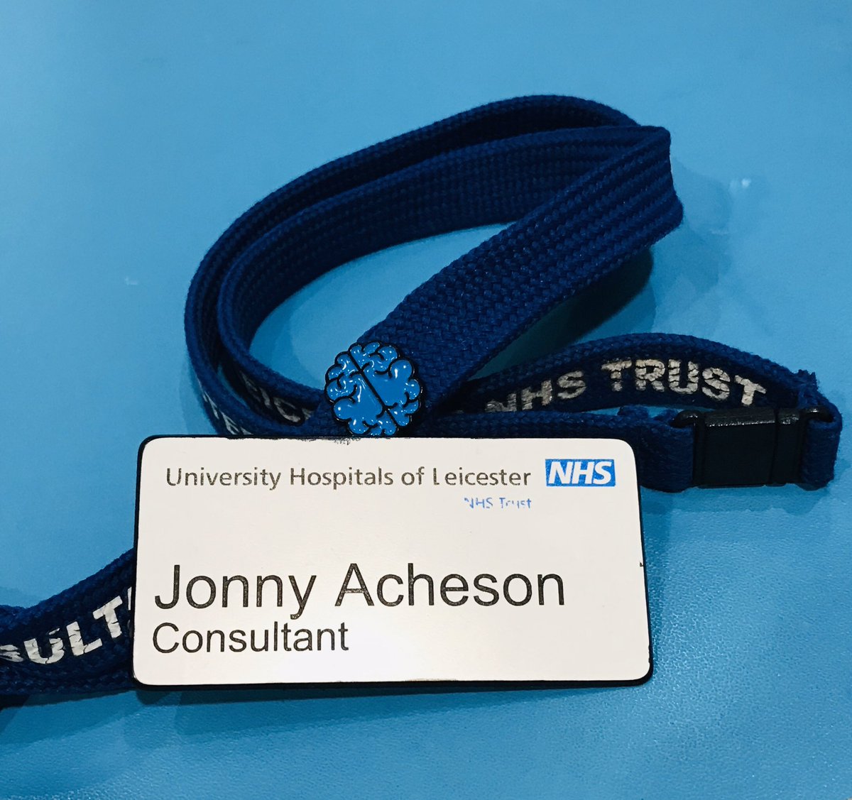 It’s coming down on Wed but it’s been a great privilege to have the #ParkinsonsPortrayed art exhibition <a href="/Leic_hospital/">Leicester's Hospitals</a>. Thanks to all who came to view it. If it educated you then tweet a colleague or friend. In 2020 going to <a href="/nhsswft/">@nhsswft</a> <a href="/sashnhs/">SASH NHS Trust</a> <a href="/LeMedSchool/">Leicester Medical School</a>