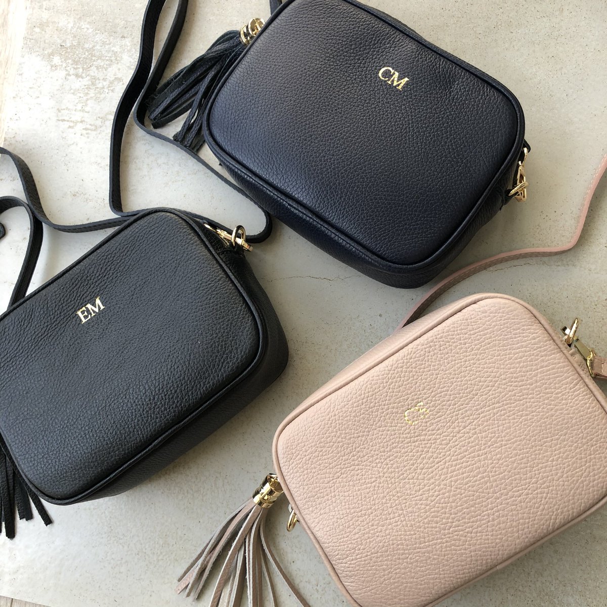 Oliviaandgray1's tweet photo. Our Saskia Tassel Bag 🖤 Free Personalisation 🖤Stand out with this statment bag https://t.co/QVS8z5PwU1 #FirstDayBack #personalisedgifts #bagaddiction #tasselbag #leatherbag #crossoverbag #bagwithstyle
#giftsforher #giftsunder50pound #StylishStar #MondayMotivation #giftsforher https://t.co/lWwjGuaIe4