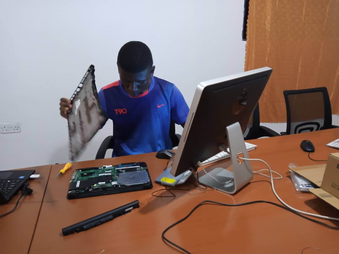tehama_academy's tweet photo. We are very dedicated, we work so hard and with excellency. Hatufundishi tu tuna uwezo pia wa kukuwezesha kuwa fundi mzuri na kuijua computer kwa mapana yake!
#STEM #practical_Learning #futureOfLearning https://t.co/jVibzdnwNw