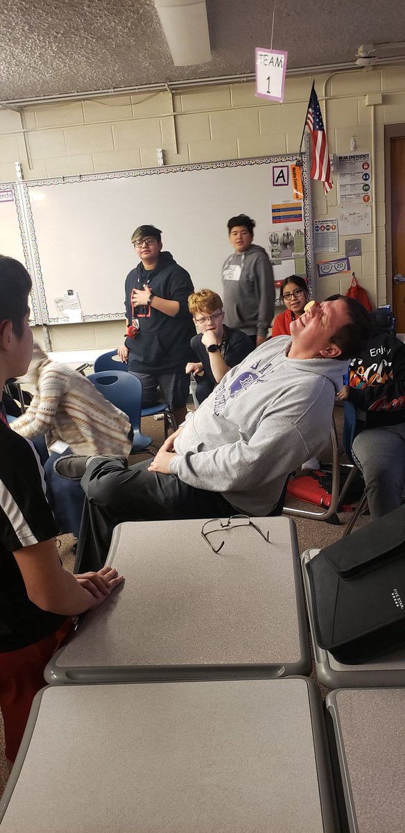 MrsRood204's tweet photo. A little Face the Cookie Minute to Win It with students today #barrmiddle #minutetowinit #gips @jeff_jchmelka https://t.co/VvQEaWpoPO