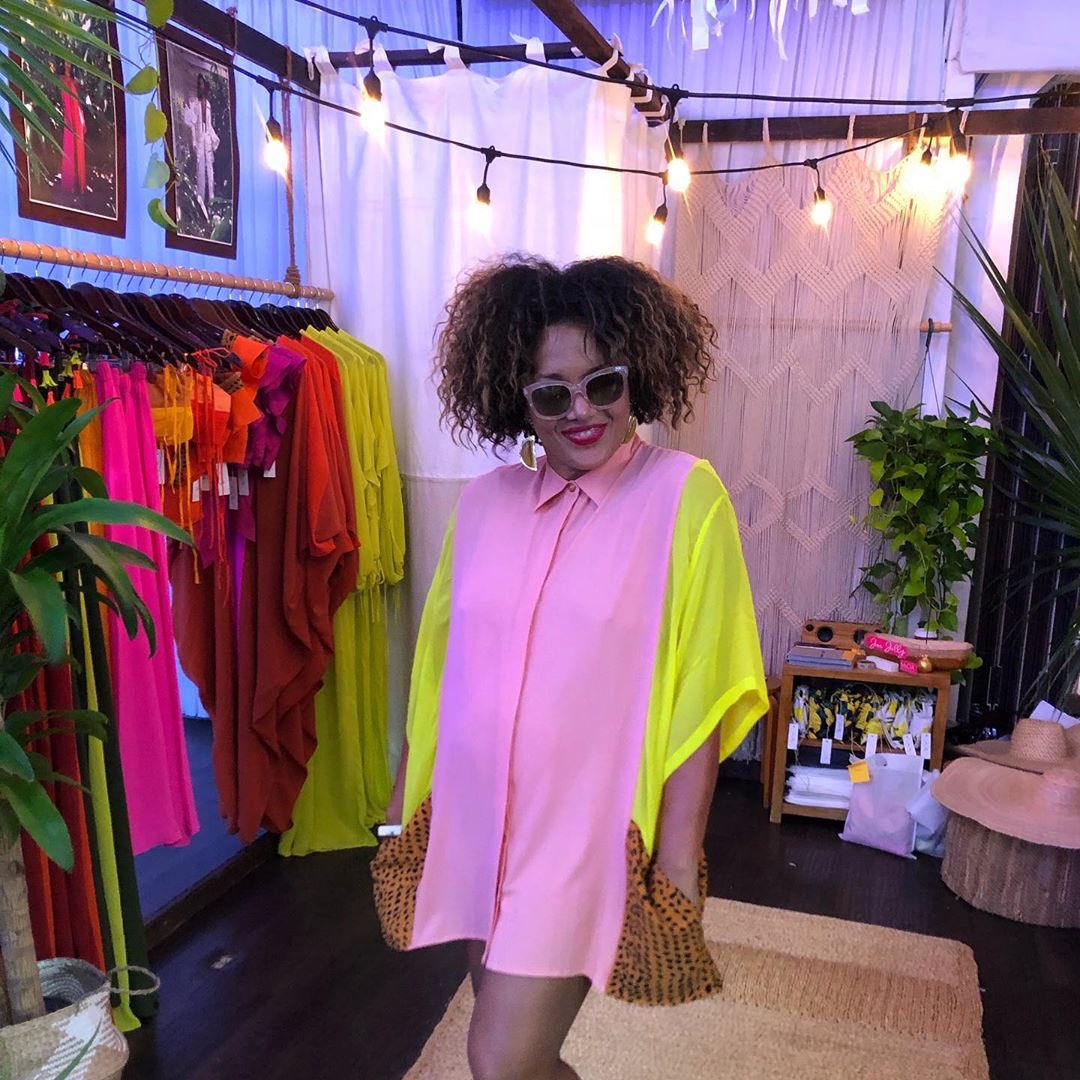 Collection_Moda's tweet photo. #Repost @jaejolly⁣
・・・⁣
Super stylish @eyeqbarbados rocking our “Jazmin” Chartreuse Shirt paired with @peoplesfrombarbados Sunnies⁣
⁣
#TheCollectionMoDA #TBT #MoDAMarket https://t.co/s5HUHhITfF