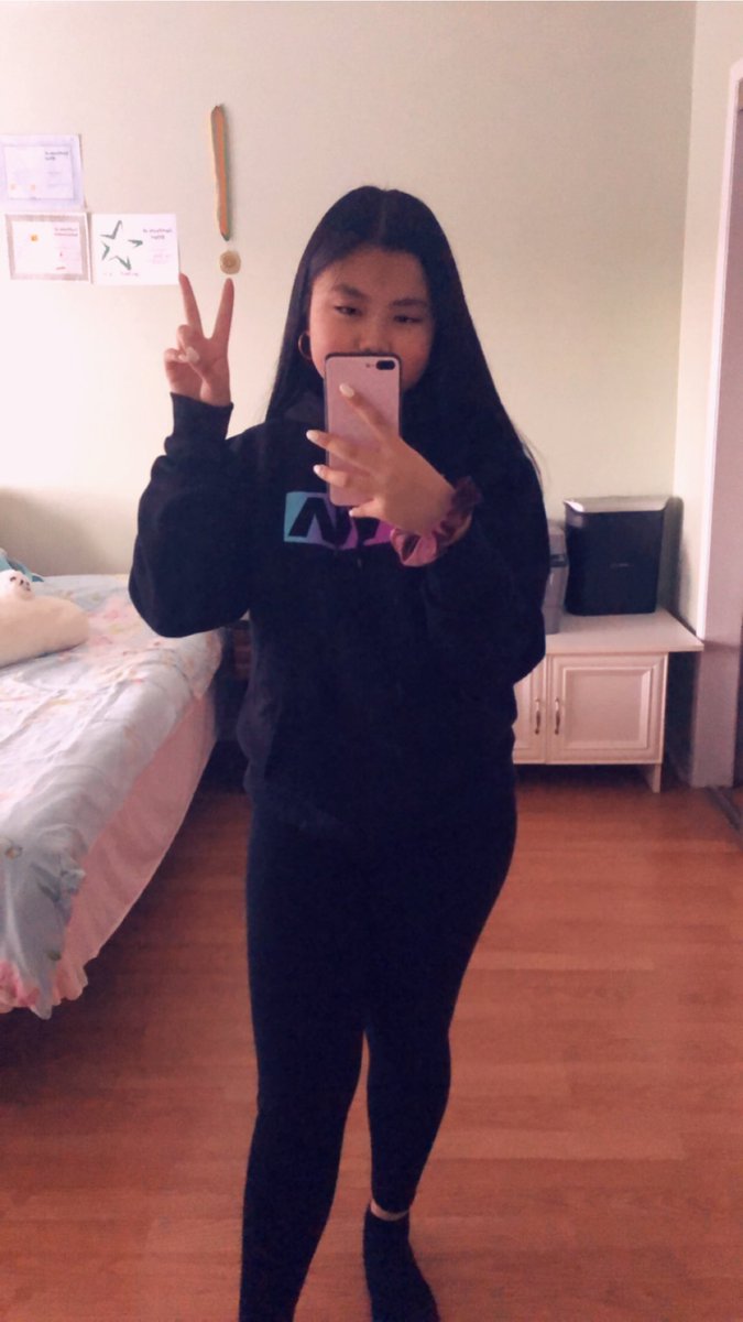 multi_mxrrell's tweet image. MY MERRELL TWINS SWEATER CAME TODAY☺️☺️ I WAS SO EXCITED AND WORE IT ONCE I GOT HOME FROM SCHOOL TODAY!!🥰 I LOVE THEM AND THIS SWEATER SO MUCH💘💘 @MerrellTwins @veronicamerrell @VanessaMerrell @thepaulmerrell @FanjoyCo