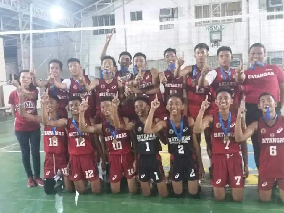 LouiseInsilan02's tweet photo. I missyouu all guys 🙌🏻😌 1 year na lahat yan simula trainings, tune up also sa mismong game 💖 Naalala ko lahat ng memories natin , Kung ano at saan man makarating ang bawat isa ay wala magbabago sa samahan na nabuo . MAHAL ko kayoo 🙌🏻💋 My BATANGAS BOYS JHS 🥇🏆 https://t.co/9mH37JVBDL