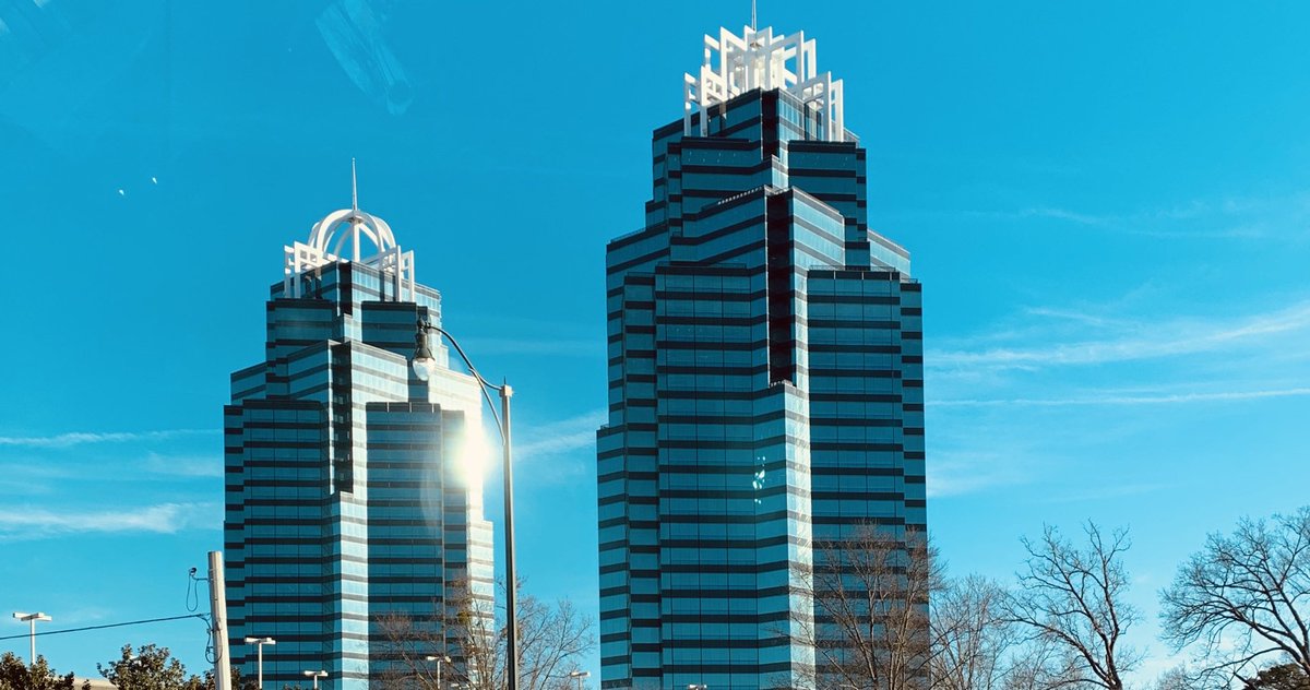 SASShonka's tweet photo. @happycamby I now know what to call these buildings! #welcomebacktoatlanta https://t.co/pn0Cj4SXWm