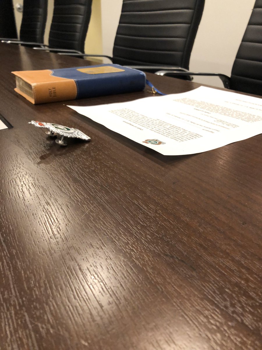 NeilDubord's tweet photo. A great way to start a #newyear swearing in 5 new @deltapolice officers who are off to the @JIBCnews next week.  We are fortunate to have such accomplished young adults joining the #DPD and serving @CityofDeltaBC #Congratulations #DPDStrong https://t.co/y00LkFIDTK