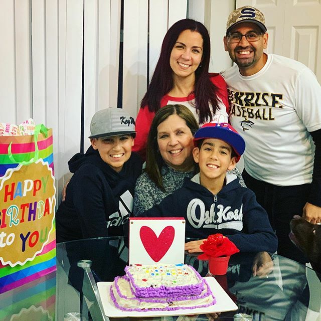 CoupleFit_'s tweet photo. Celebrating #GrandmasBday 🎉🎂🎈
#BetterLateThanNever #EllaCumplioEl1ro
#HappyUs https://t.co/7IgQ184BVI https://t.co/KUajJpNzR7