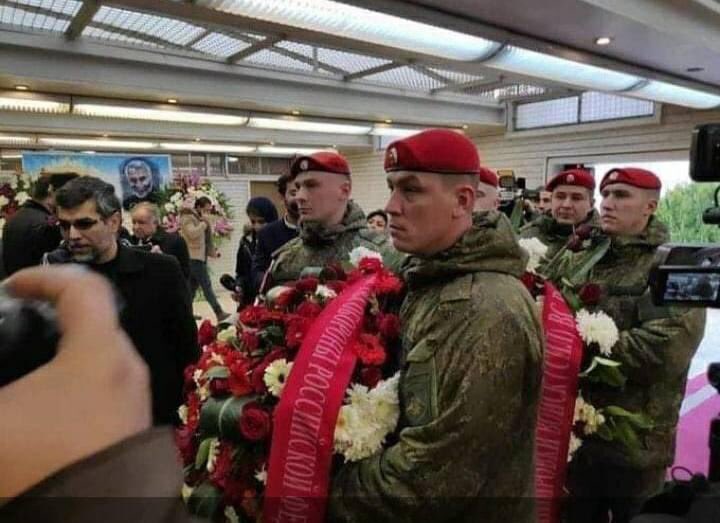 ZahraJaffery15's tweet photo. Russian Millitary delegation pays respect to the great Muslim Figure, Top Iranian General Martyr Qasim Suleimani at Iran's Moscow embassy.
#StandWithIran
#WeAreAllSuleimani
#Death2USA
#Death2Trump https://t.co/TxMZXLbGqI