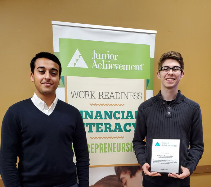 Seek &amp; You Shall Find - #YSU @WCBAStudentServ  Business Students Say Opportunities Exist If You Seek Them   businessjournaldaily.com/business-stude…