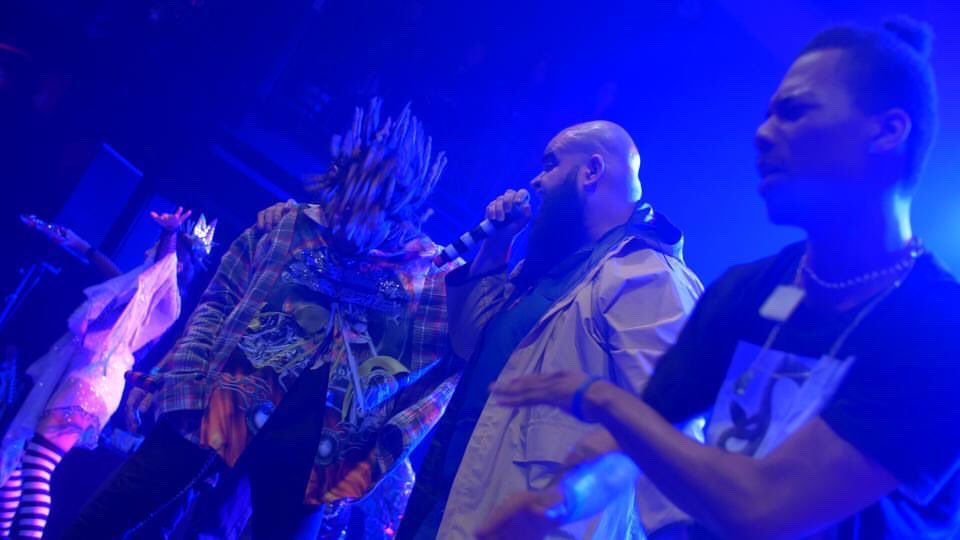 Rowdy_Aharri's tweet photo. Me and @MARTYBALLERR on stage turning shit up!!! https://t.co/TU4x5zREI4