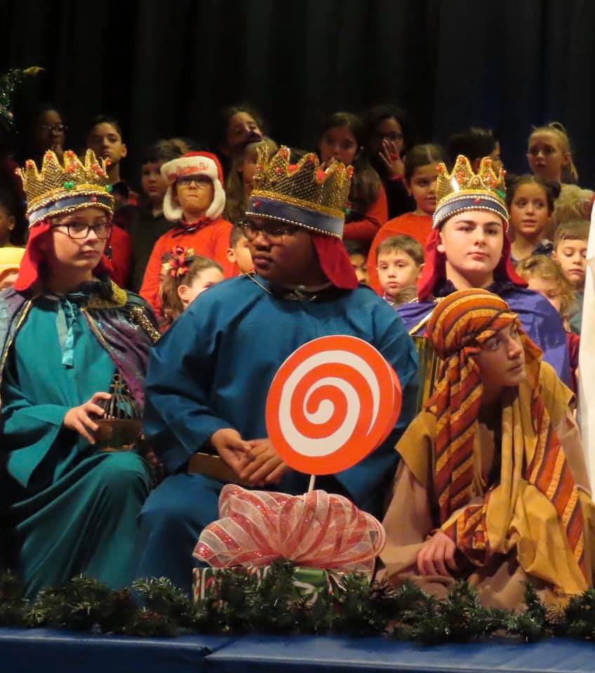 SCSschoolnj's tweet photo. Happy Three Kings' Day! #scsnj #cedargrovenj https://t.co/xCbc6YbrRc