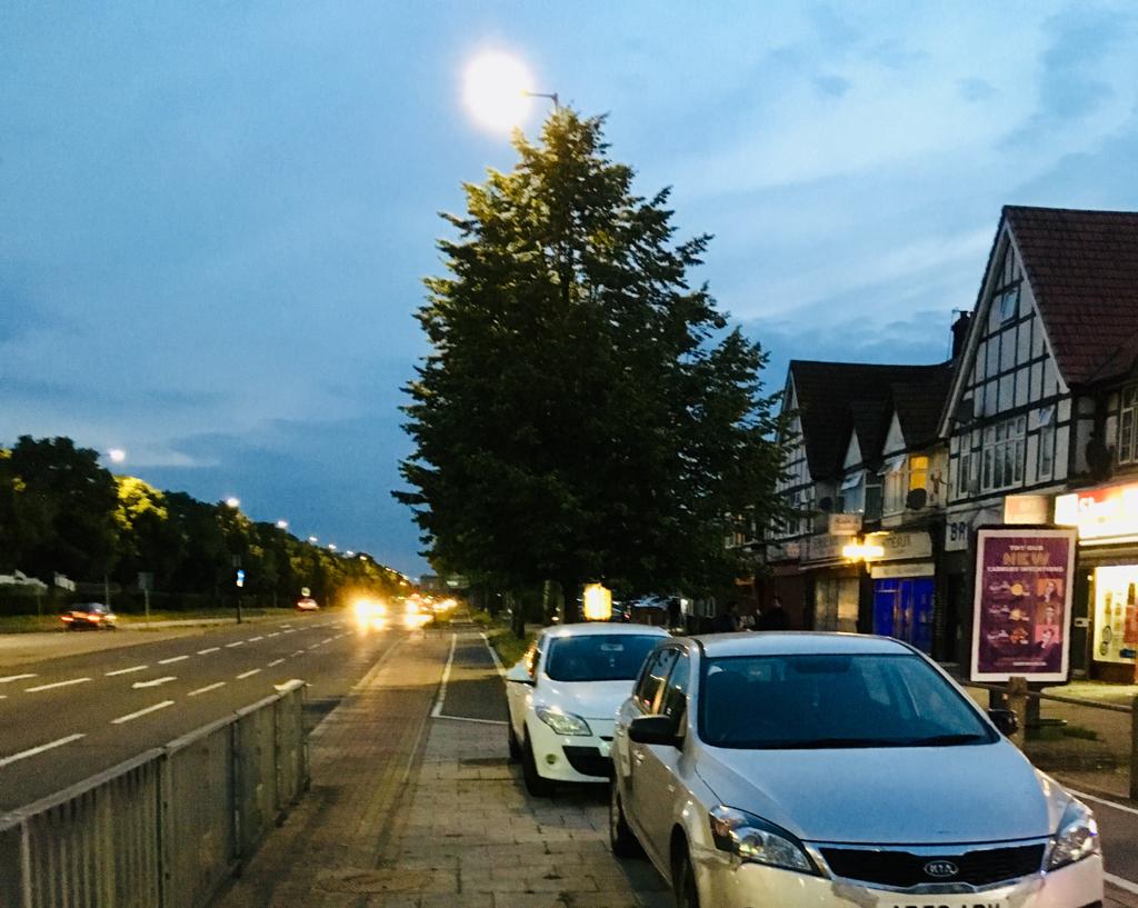 D_NSing's tweet photo. @LBofHounslow Thank you. A quick walk with the dog in Heston tonight came up with 8 cars parked on pavements and 14 cars idling. A real jam factory for a parking enforcement officer. 👮 https://t.co/cLOCwUPp0w