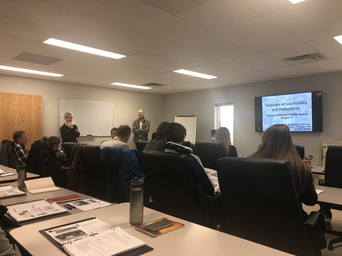 danielle_berard's tweet photo. #twitterlessJohn @MBsoilsleuth @MBGovAg starting off 2day #soilfertility Workshops #4Rnutrients https://t.co/DugBUwqF3Z