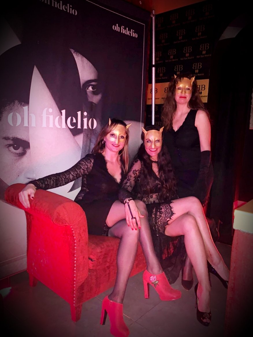 Patri_Requete on X: Recuerdos del primer fin de semana del año 2020 con # ohfidelio... Una fiesta elegante y diferente en un espacio espectacular...  @BaliMadrid ¡Gracias por todo! 🖤 Nos vemos pronto por