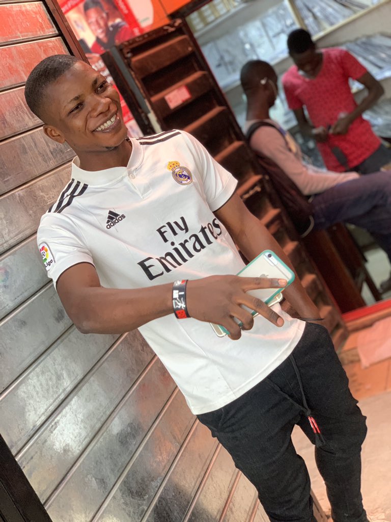 mchandy5's tweet photo. My happiness comes when I see you achieving your @GOLD #OBO #Davido  #Brodashaggi the #love from FANS https://t.co/m5SWurpGAq