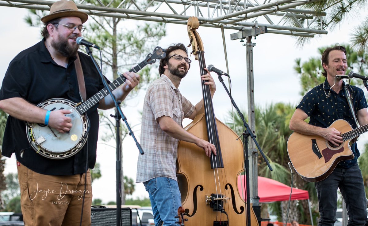 HowlinBrothers's tweet image. Playing in Florida this week! 
THU 1/9 Jax Beach @bluejayjax 8pm
FRI 1/10 Jensen Beach at Tako Tiki 6pm
SAT 1/11-18 Sandy Beaches Cruise
SAT 1/18 Jupiter @guanabanasjup 9pm
SUN 1/19 Tampa at Perfect Place House Concert