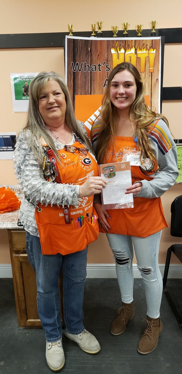 JorgeMontane1's tweet photo. Honoring these two GREAT associates in our staff meeting today. Adriana (left) caylyn (right) thank you ladies for all your efforts! @CharlesA_Wilson @AmandaKincadeSE @SeanBrownD133 @WeidmanJess @MarkDor58229257 https://t.co/H6UJJDbTjh