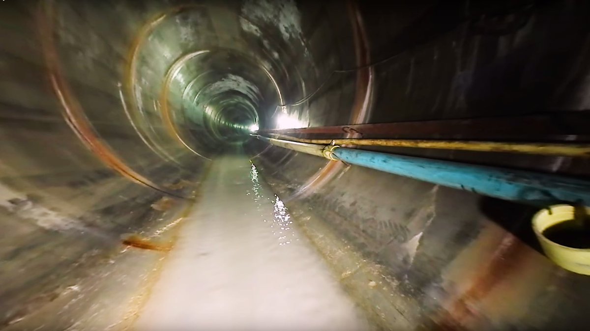 TechPurdue's tweet photo. Underground storage tunnels keep sewage from entering public waterways, but how do they pass the smell test? #PurduePolytechnic's Jason Ostanek is working w/ @citizensenergy to study air flow in the #DigIndy tunnels under Indianapolis. https://t.co/kYyCTlMUUr @Research_Purdue https://t.co/E2D5R7cRHQ